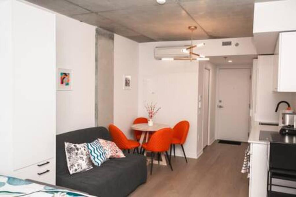 Charming Condo Downtown Montreal - Centrally Located, Walk To Major Landmarks Esterno foto