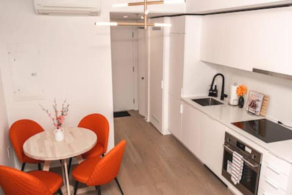 Charming Condo Downtown Montreal - Centrally Located, Walk To Major Landmarks Esterno foto